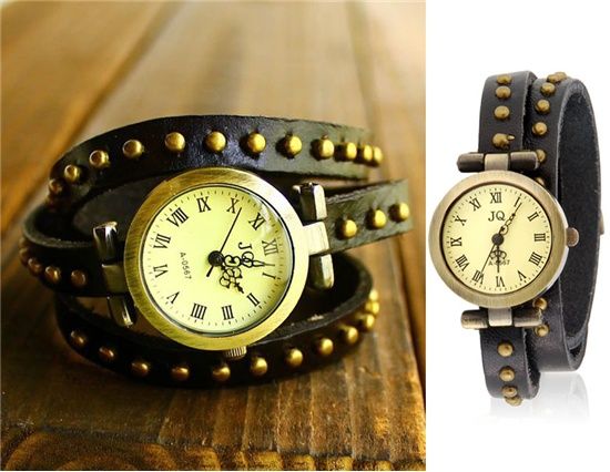 Rivet Decorado Três Loops couro Pulseira Analog Watch